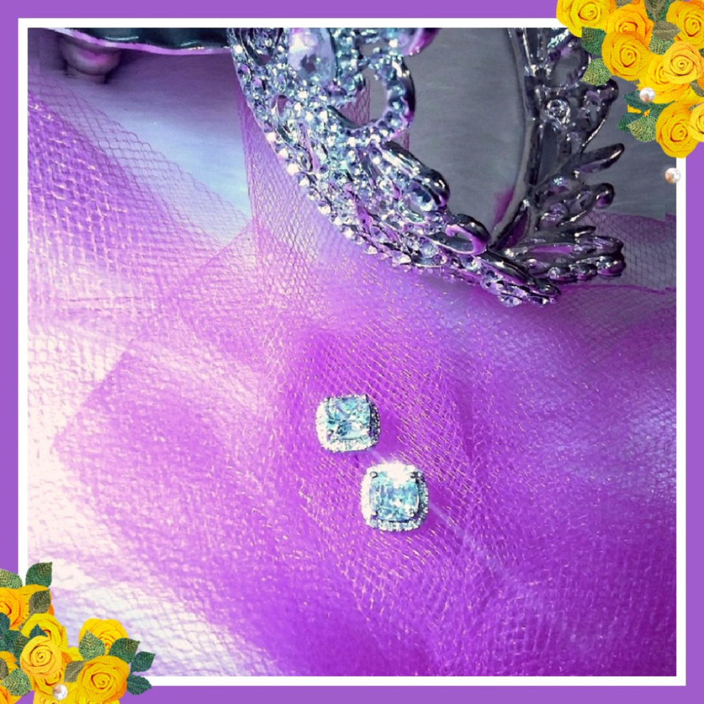 🌟🗝3CT CUSHION w/HALO DIAMOND STUDS 100 FACETS🌛